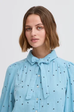 Blouse with long sleeve