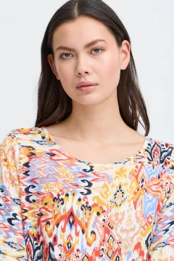 Blouse with short sleeve