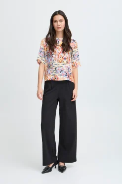 Blouse with short sleeve