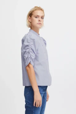 Blouse with short sleeve