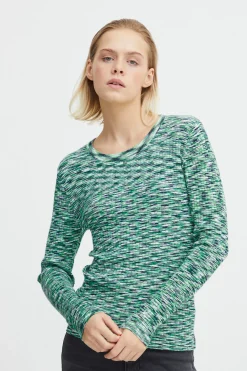 Knitted pullover